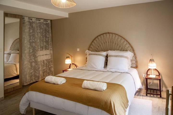 Chambre d’hôte pour 3 personnes, avec Terrasse ainsi que Jardin et Vue