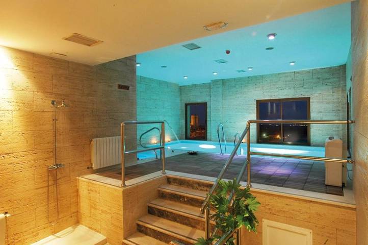 Hotel para 2 personas, con balcón además de jacuzzi y sauna en La Vera - 2