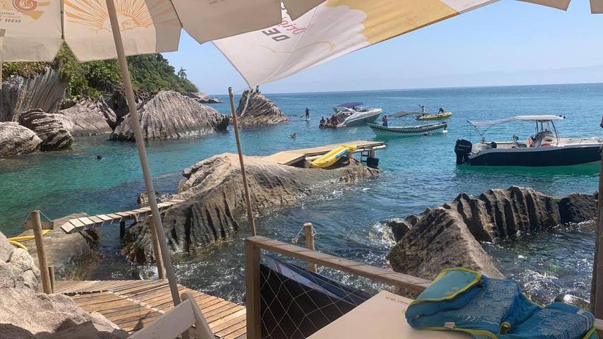 Casas e apartamentos de temporada para 6 pessoas, com piscina e vista e ainda piscina infantil and balcão na Barra do Una