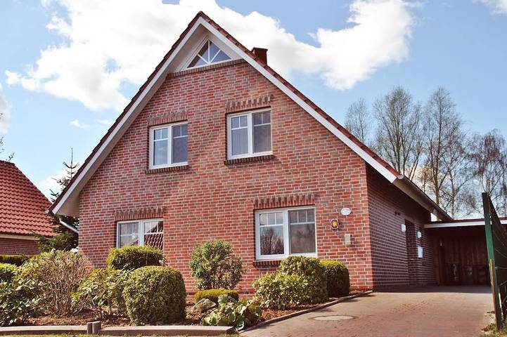 Ferienhaus für 8 Personen, mit Whirlpool und Terrasse sowie Garten und Sauna in Timmeler Meer