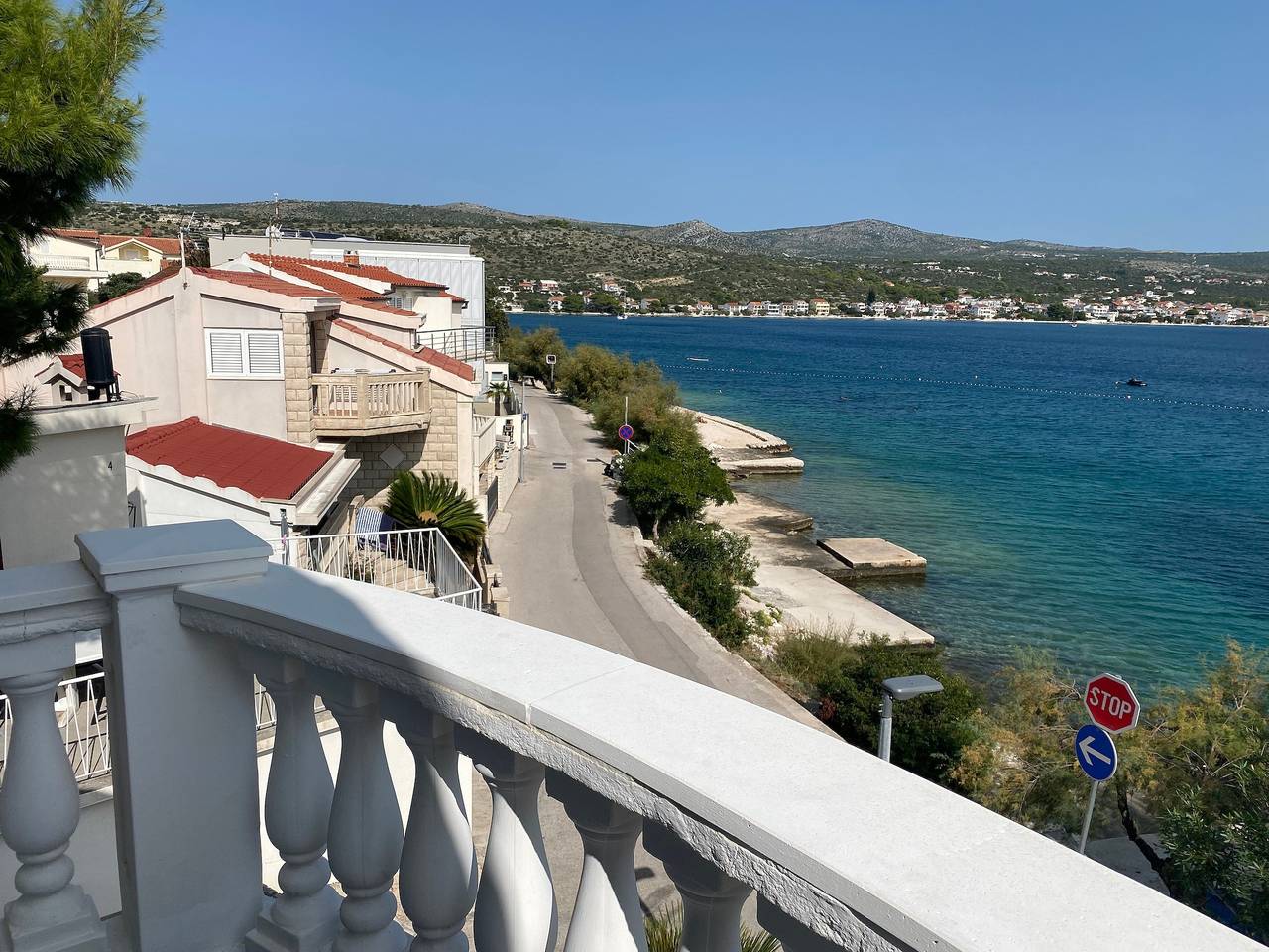 Cały apartament wypoczynkowy, Apartament wakacyjny dla 4 osób z balkon in Rogoznica, Żupania szybenicko-knińska