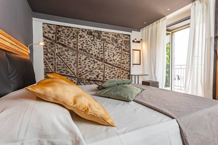 Entire apartment, Apartment 'Santa Maria' with Mountain View, Wi-Fi and Air Conditioning in Castiglione di Sicilia, Mount Etna