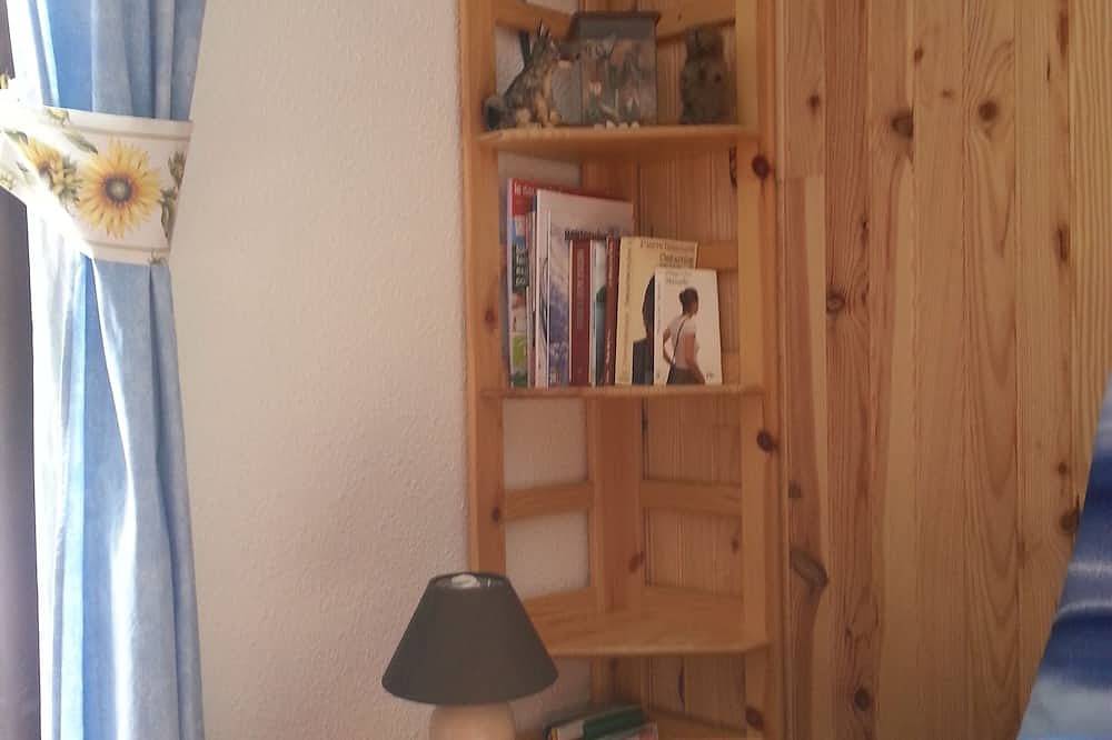 Appartement entier, Studio - Nevache (1600 m.s.l), exposition plein sud in Névache, Région de Briançon
