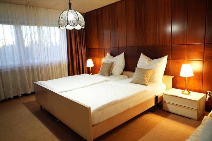 Ferienwohnung für 8 Personen, mit Ausblick und Garten in Halle (Westfalen)