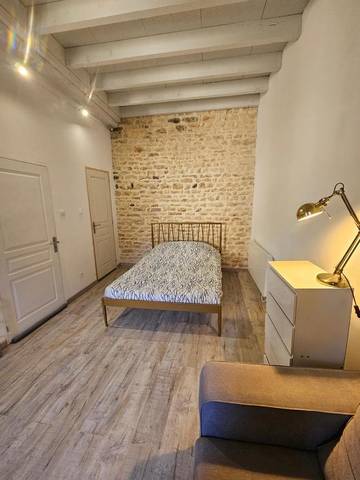 Gîte pour 2 personnes, avec jardin à Donzy