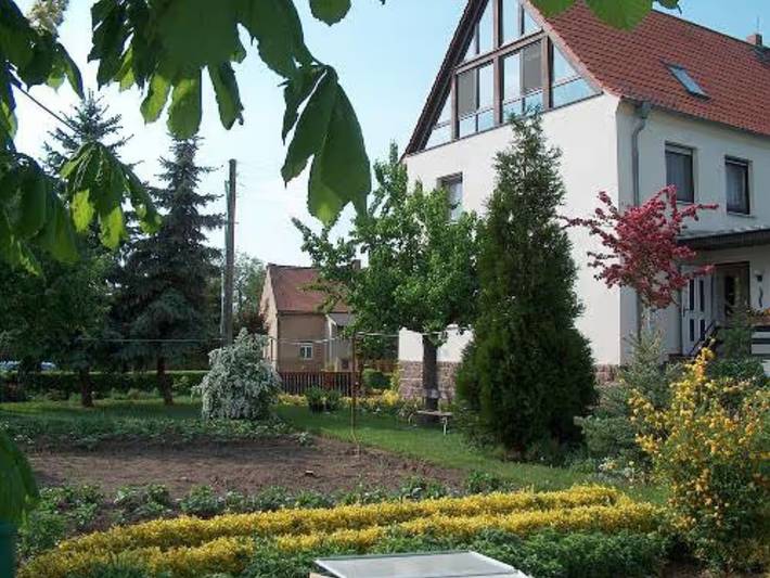 Apartamento entero, Apartamento 'Para 3' con terraza compartida, jardín privado y Wi-Fi – no para trabajadores in Niederau (Sajonia), Meissen Region