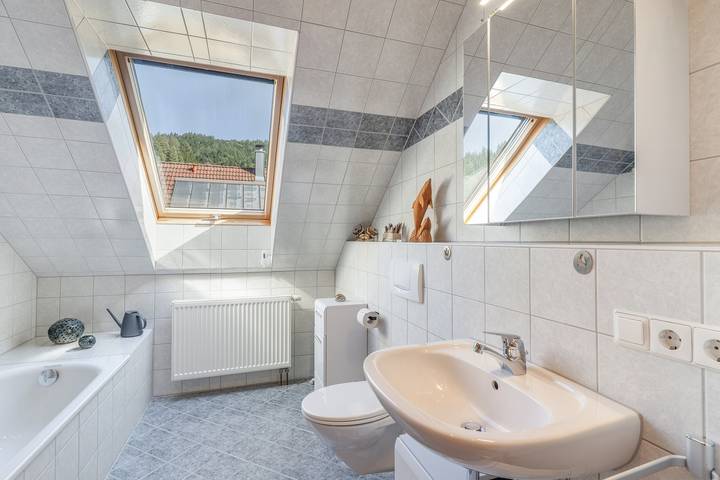 Hel lejlighed, Apartment 'Haus Schlössleblick' with Mountain View, Balcony and Wi-Fi in Oberwolfach, Kinzig Valley