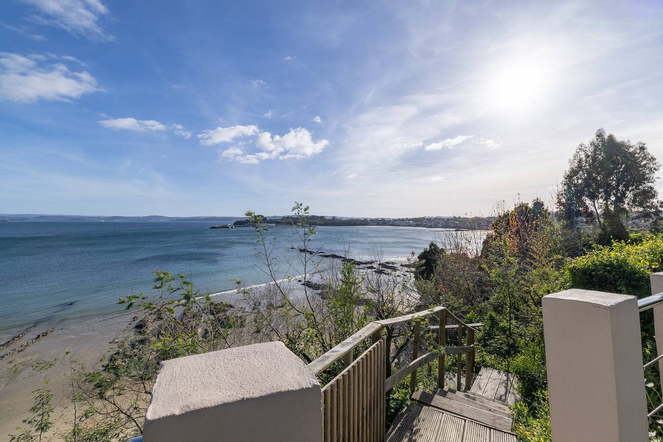 Luxury Seafront Villa in the Ares Estuary with Private Beach Access – Perfect for Families & Groups in Ares, Galician Coast