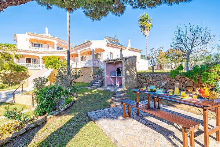 Location de vacances pour 12 personnes, avec jardin et terrasse dans Olhos de Água - 4