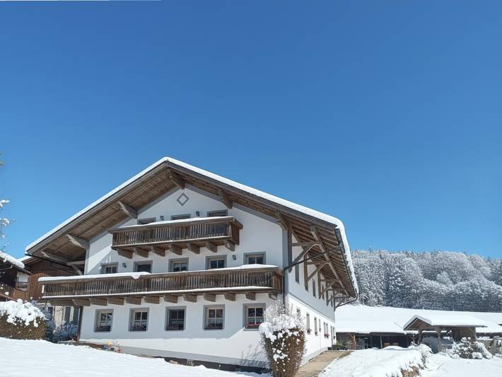 Ferienwohnung für 6 Personen, mit Terrasse und Garten in Viechtach