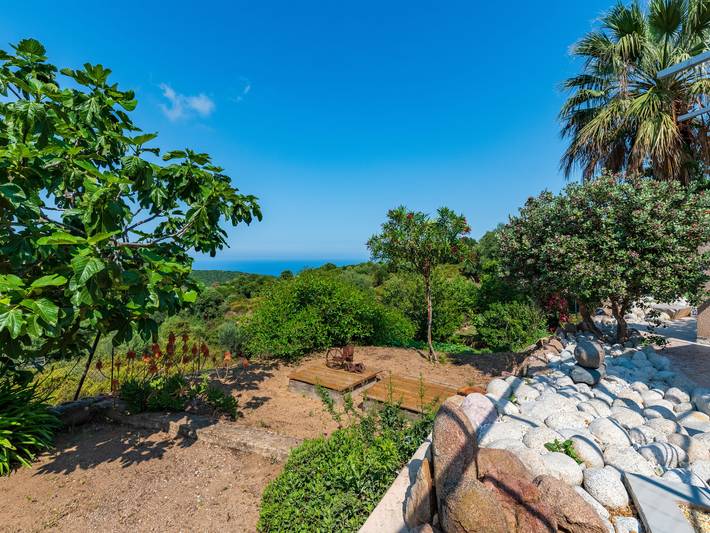 Location de vacances pour 6 personnes, avec terrasse et jardin à Coti-Chiavari - 2