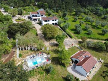 Casa de férias para 2 pessoas, com piscina e vista e ainda jardim em Ourém