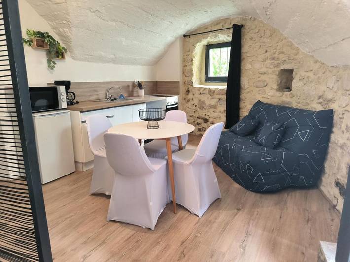 Gîte pour 4 personnes, avec jardin à Rochefort-en-Valdaine