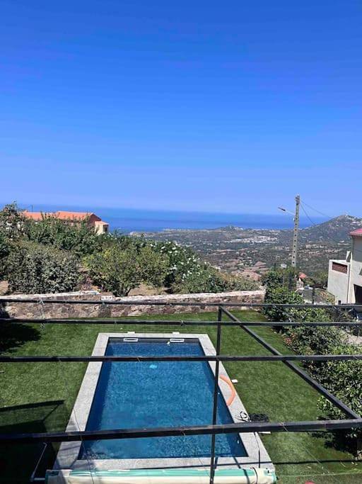 Appartement de vacances pour 6 personnes, avec jardin ainsi que vue et piscine
