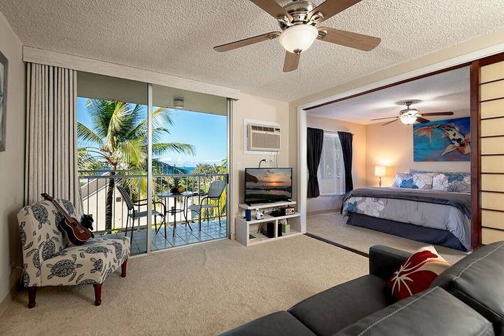 Vacation rental for 2 people, with balcony and pool in Kailua-Kona