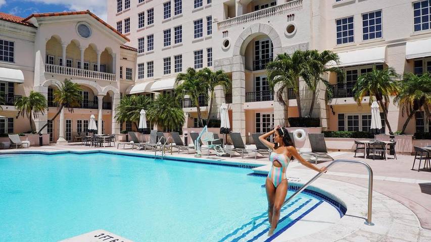Apartamento para 4 personas, con jacuzzi y piscina, Se admiten mascotas en Coral Gables