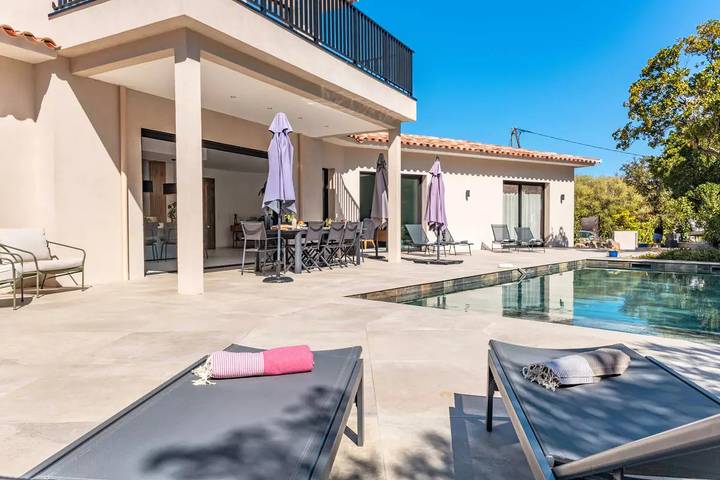 Location de vacances pour 12 personnes, avec jardin dans Pinarellu - 4