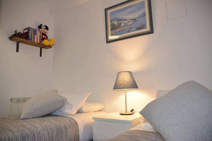 Appartement entier, Arts House. Pool, garden, beaches for you ! @ 20 km from Barcelona in Urbanizacion Montcabrer, Cabrils