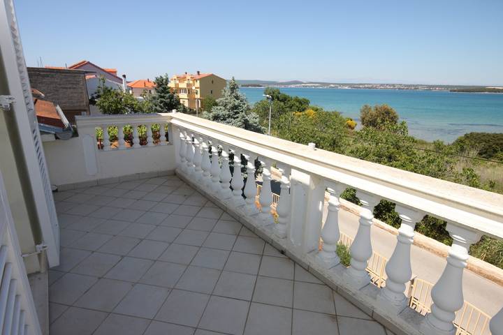 Ferienwohnung für 6 Personen, mit Balkon/Terrasse in Tkon