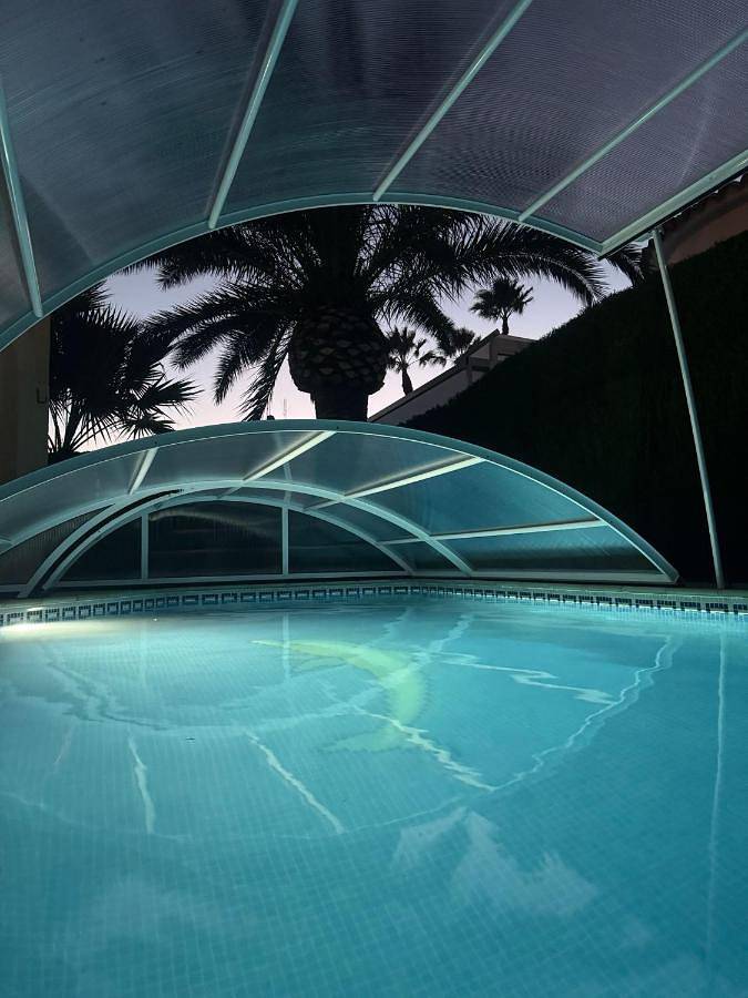 Chalet para 6 personas, con jardín además de piscina y vistas, Se admiten mascotas en Safor