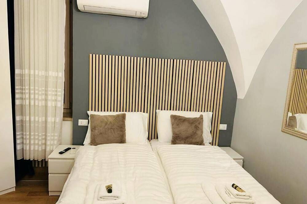 Business room & private bathroom in Lavis, Fleimstaler Alpen