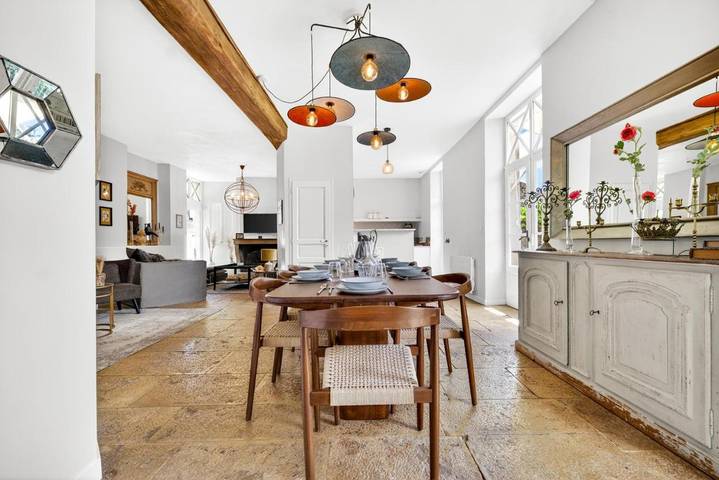 Location de vacances pour 9 personnes, avec Terrasse et Jardin à Nantoux - 2
