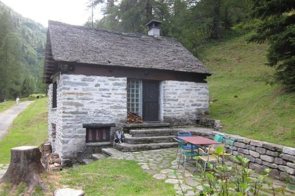 \"Rustico Bersacola in Bosco/Gurin, Tessiner Alpen