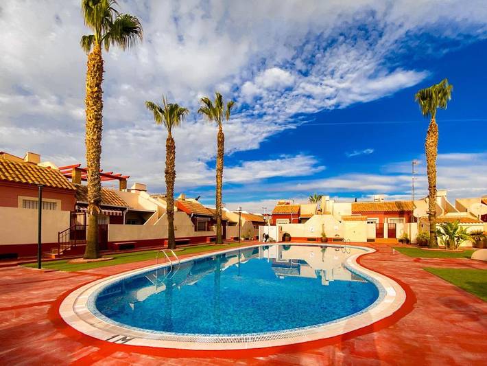 Location de vacances pour 5 personnes, avec terrasse ainsi que piscine et vue dans Camposol