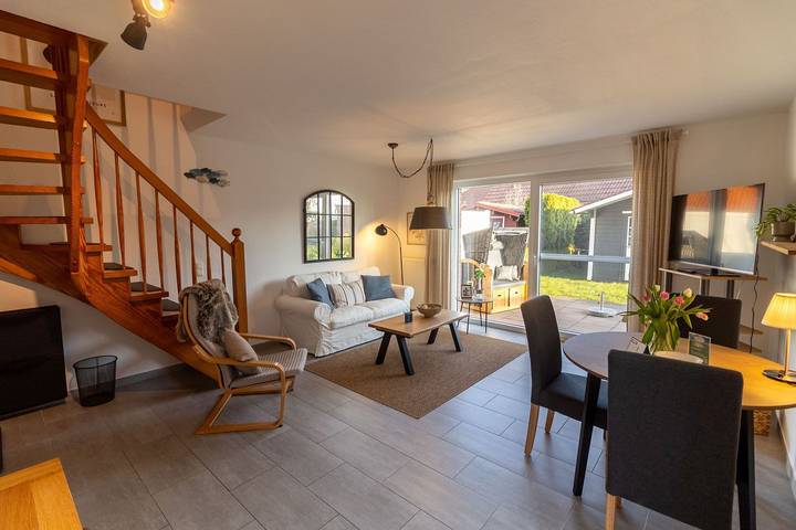 Ferienhaus für 3 Personen, mit Terrasse und Garten in Campen