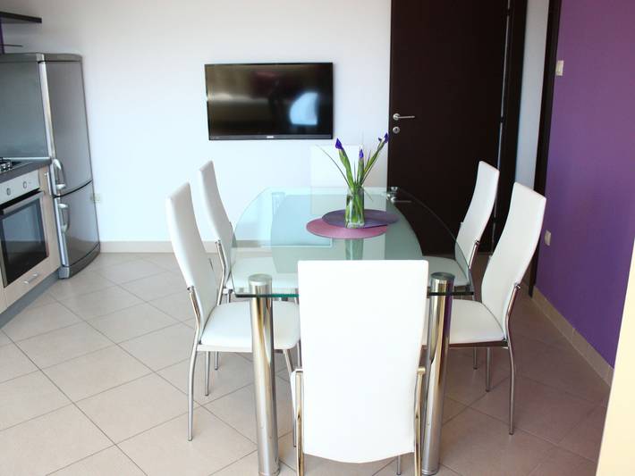 Ferienhaus für 12 Personen, mit Terrasse und Pool sowie Balkon/Terrasse in Grad Šibenik - 3