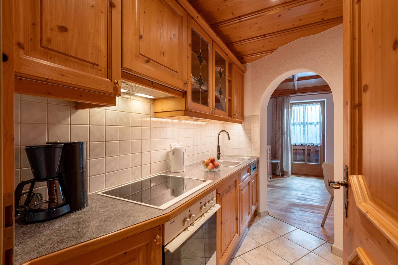 Geheel appartement, Appartement 'Hans' met Uitzicht op de Bergen, Balkon en Wi-Fi in Fügen, Ski-Optimal Hochzillertal