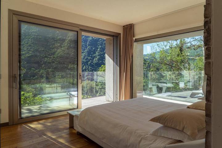 Agriturismo per 4 persone, con piscina e giardino nonché sauna e panorama in Acqualagna