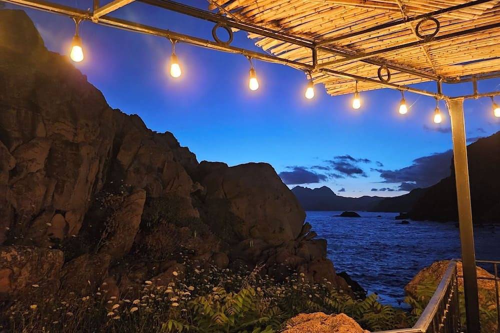 Entire apartment, Very pleasant apartment with sea and mountain views, boat trip in Porto (Corsica), Ota