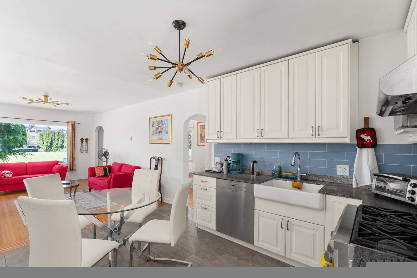 Bright 2Br Kits Home | Park Views & Steps to Beach in Vancouver, Columbia Británica