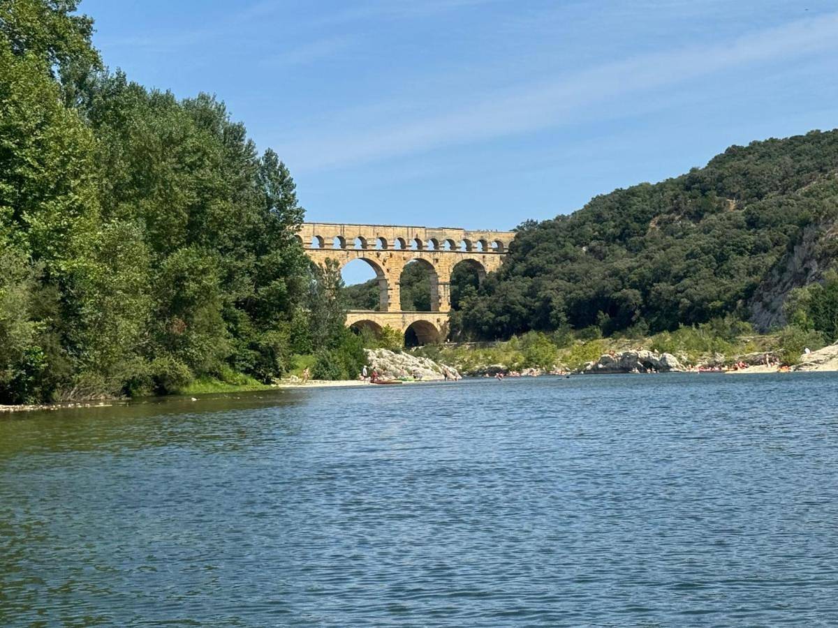 Jabadao - Chambre familiale à Sernhac proche Pont du Gard in Sernhac, Région de Nîmes