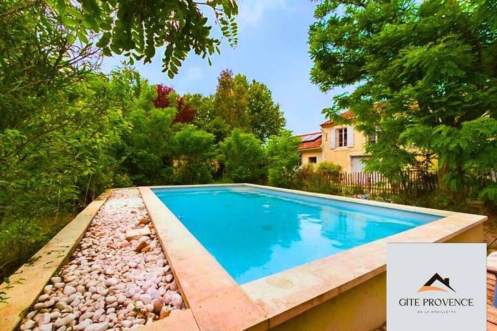 Gîte de la Draillette in Noves, Arles und Umgebung