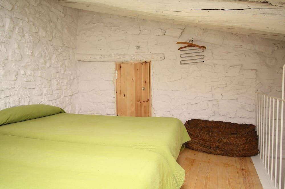 Cal Riba: casita ecológica Cuitora - La Llacuna - Barcelona in La Llacuna, Interior de Barcelona