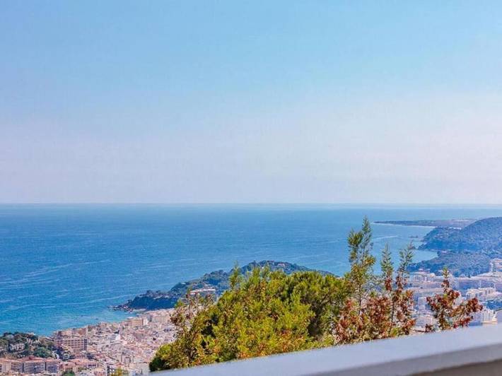 Chalet para 10 personas, con piscina además de vistas y jardín en Provincia de Gerona - 3