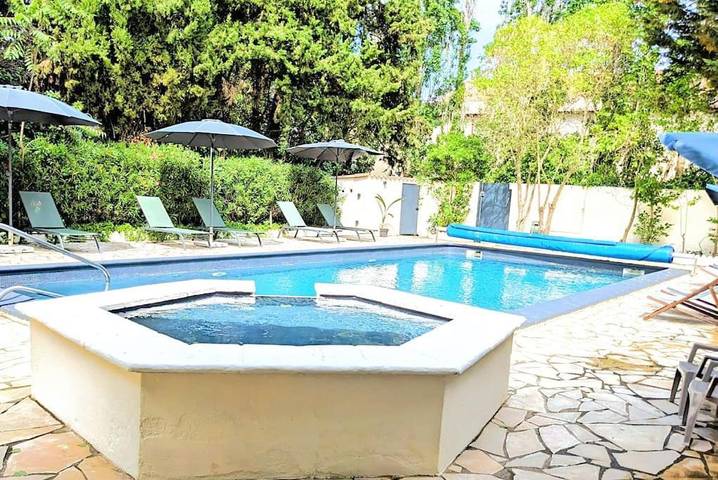 Location de vacances pour 8 personnes, avec Jacuzzi et Terrasse ainsi que Jardin et Bassin pour enfant à Floure - 3