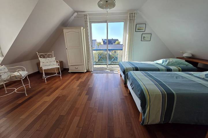 Location de vacances pour 6 personnes, avec jardin et balcon dans Plage de Grève Blanche (Plouguerneau) - 4