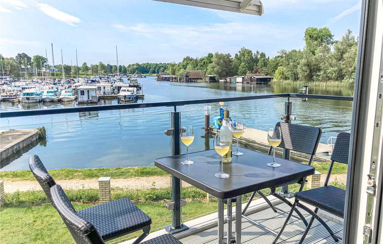 Ferienwohnung für 4 Personen, mit Terrasse und Seeblick in Rechlin - 3