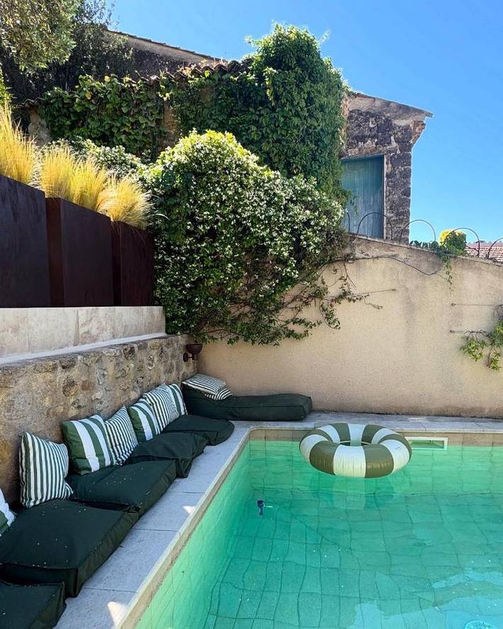 Location de vacances pour 2 personnes, avec piscine ainsi que vue et jardin à Cadenet - 2