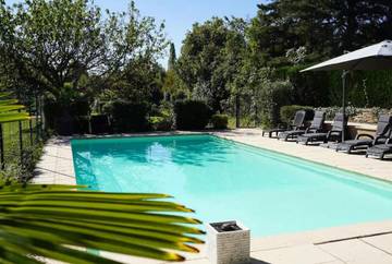 Gîte pour 6 personnes, avec piscine et sauna à Azé (Saône-et-Loir)