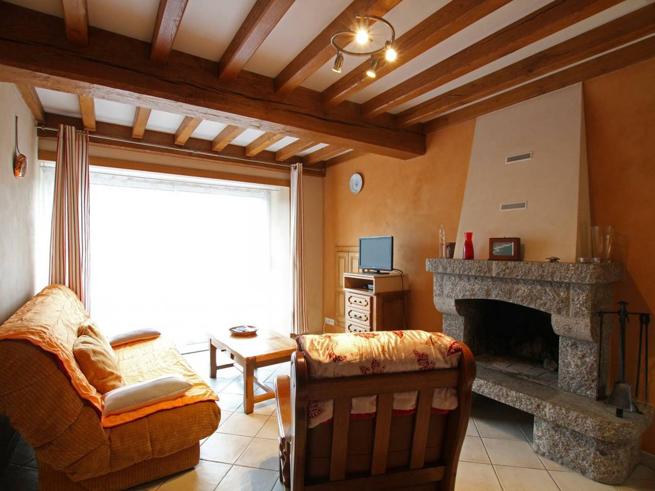 Charmante maison à La Hague avec cheminée et cour privée in Jobourg, La Hague