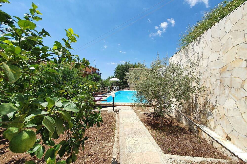 Wunderbares  Ferienhaus mit  W-Lan, privatem Pool, Klimaanlage, Tv, Terrasse und Haustiere erlaubt in Modica, Ragusa Provinz