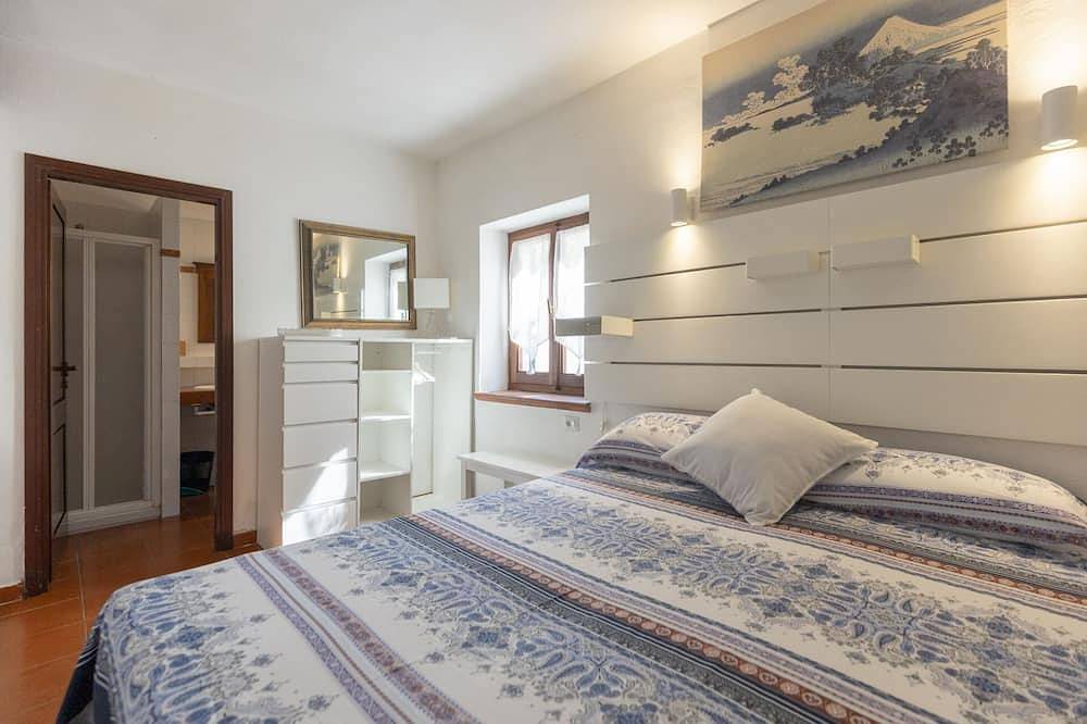 Appartamento intero, Questa graziosa casa, con ingresso indipendente ed un comodo spazio esterno attrezzato, è situata a in Biodola, Parco Nazionale Arcipelago Toscano