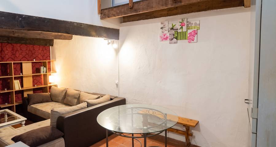 Ganzes Studio, Vintage-Dorfstudio in Belgentier - 50 m² mit privatem Eingang in Belgentier, Mittelmeerküste (Frankreich)