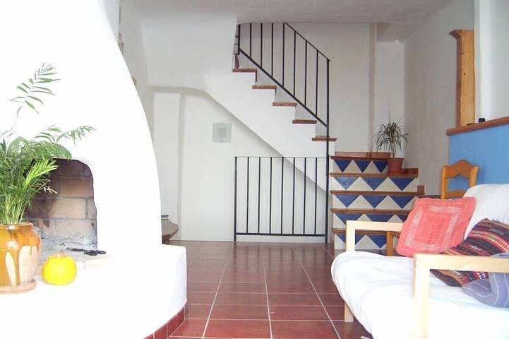 Romántica y elegante casa en pintoresca plaza en pueblo con balneario de montaña in Lanjarón, Cordillera Penibética