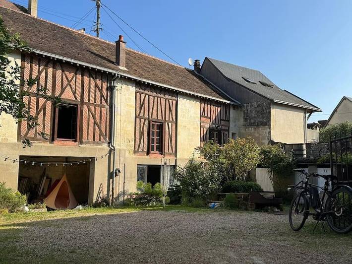 Location de vacances pour 9 personnes, avec jardin à La Chartre-sur-le-Loir - 2