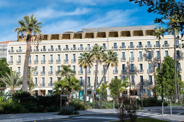 Hôtel pour 2 personnes, avec Jacuzzi et Terrasse ainsi que Piscine et Sauna dans Casino Ruhl